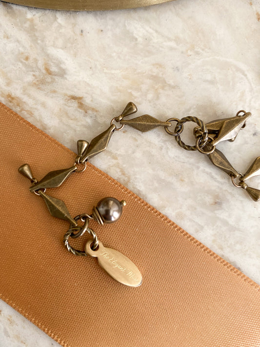 What Makes a Handcrafted Vintage Design Special? Details!