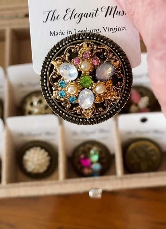 Bring Back the Brooch! Or is it Broach?