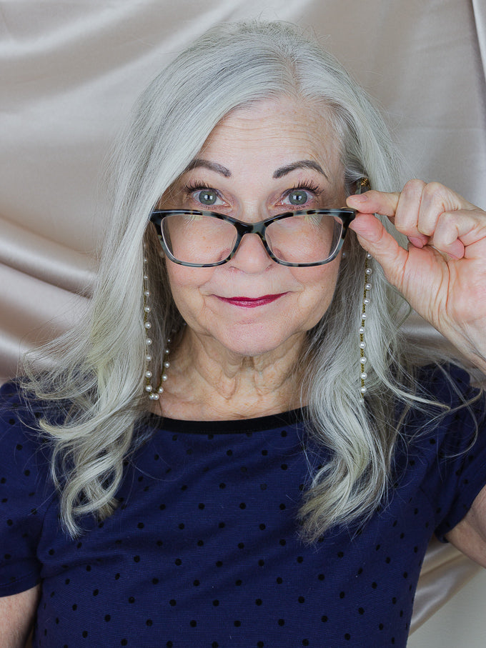 Handstitched Pearl Eyeglass Chain Necklace – The Elegant Muse