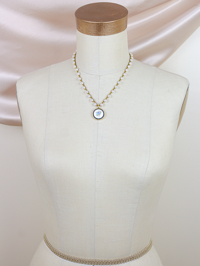 Vintage Porcelain Blue Flower Pearl Necklace