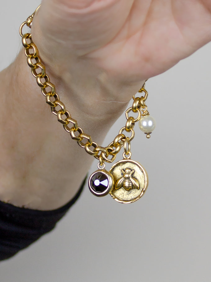 Bee Bracelet with Pearl and Black Sparkling Charm