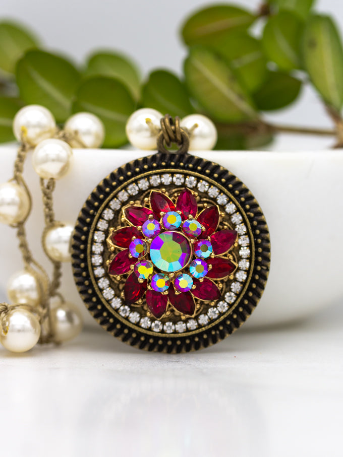 fuchsia rose pink rhinestone vintage necklace with pearls