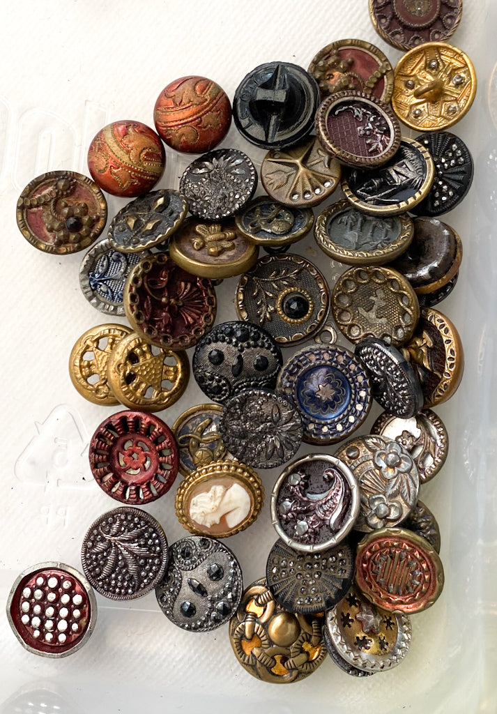 Muse Button Collection 5 Fascinating Antique Button Trivia Bits – The Elegant Muse