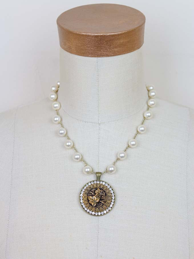 Leaves Large Antique Button Pearl Necklace