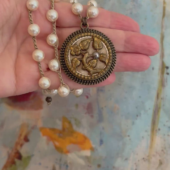 gold-antique-button-necklace