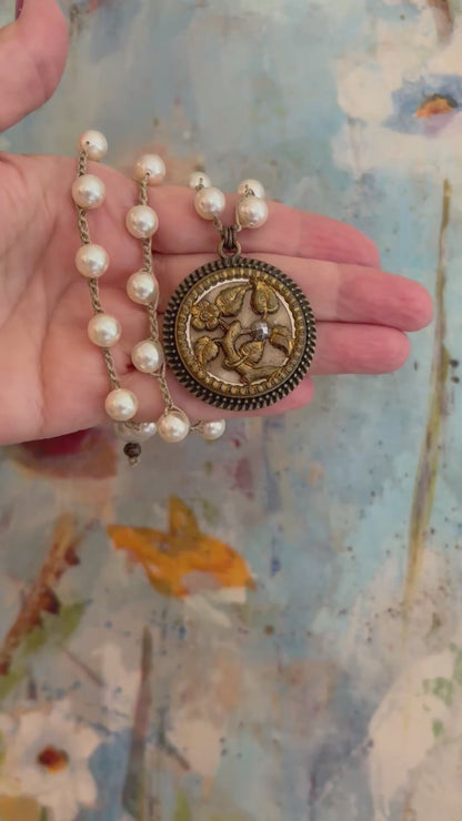 gold-antique-button-necklace