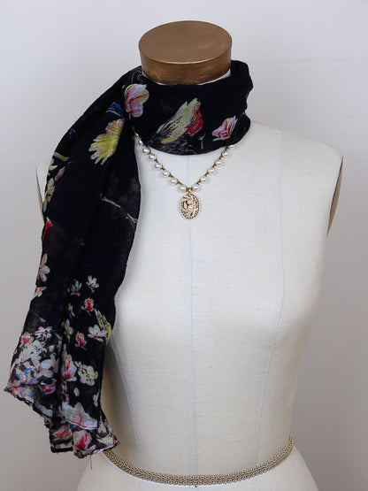 Vintage Gold and Pearl Oval Pendant Necklace*