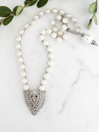 Triangular Vintage Dress Clip Pearl Necklace