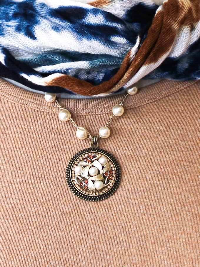 vintage pearl and topaz crochet pearl necklace